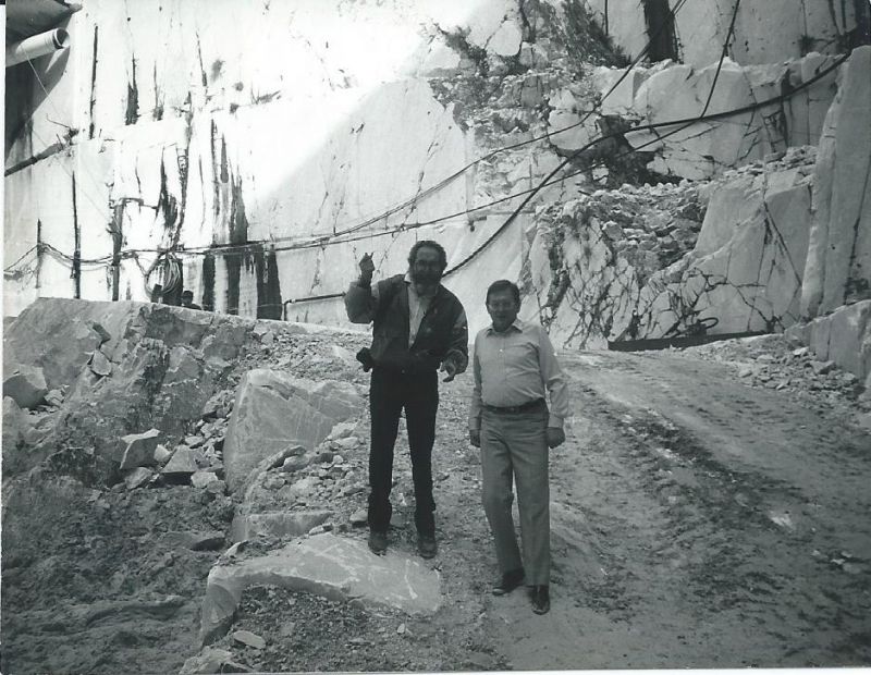 A escultura precisa e essencial de Calabrone